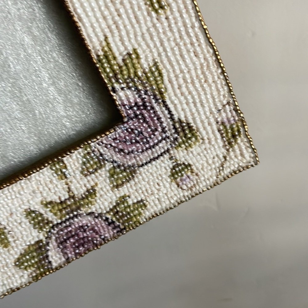 •| beaded picture frame - Picture 7 of 9